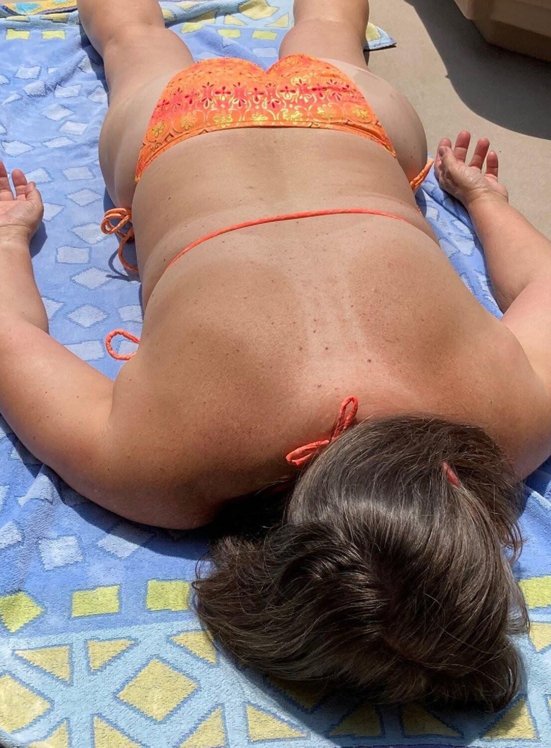 Mature Amateur Hotwife Gina