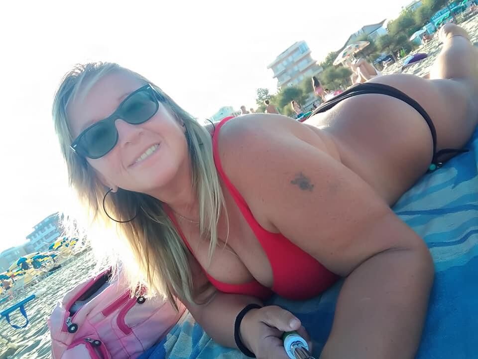 Italian blonde mature bbw bikini tirs (nn mais chaud)
