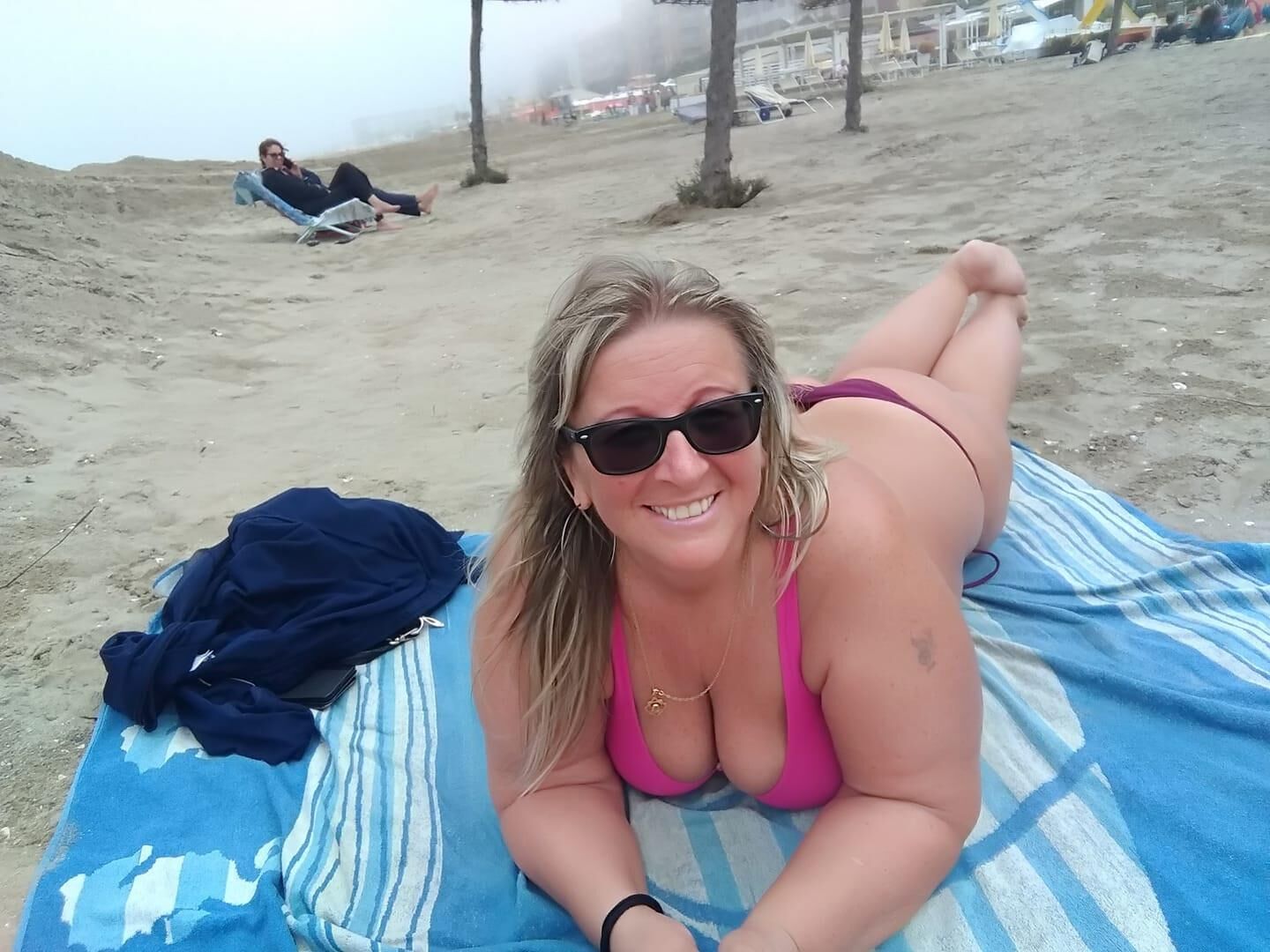 Italian blonde mature bbw bikini tirs (nn mais chaud)