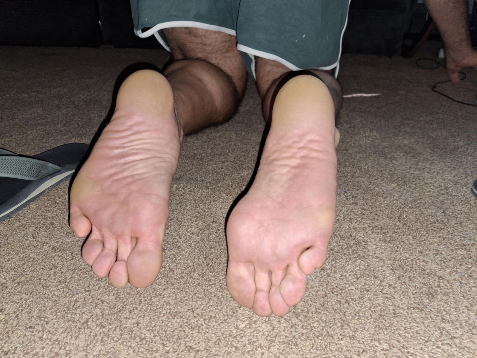 Souhaitez-vous embrasser Lick et jouir sur mes semelles douces?