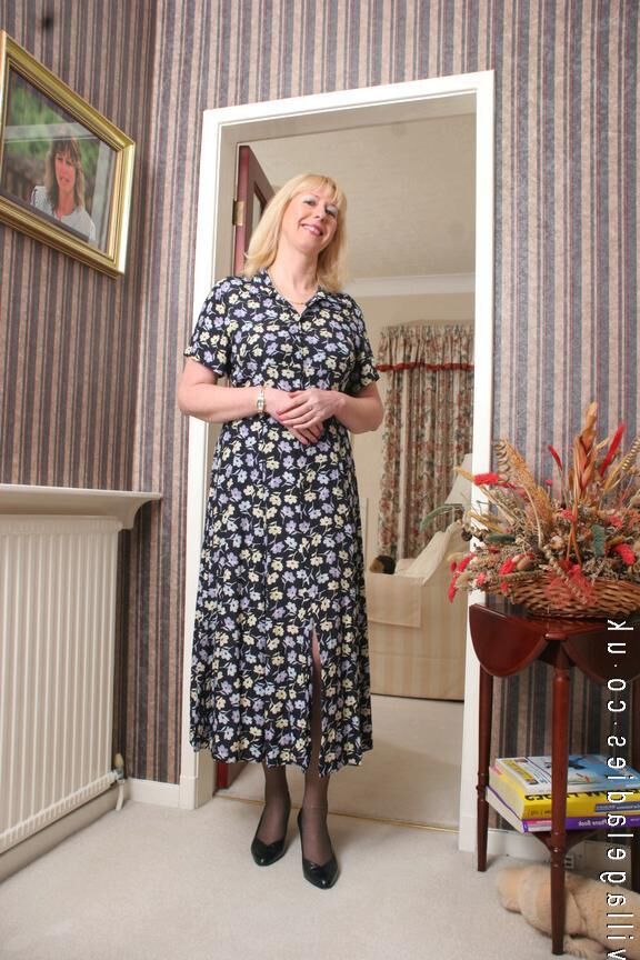 Dilys raunchy in a doorway
