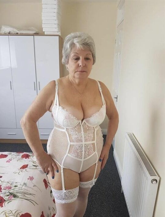 Lingerie Grannies 
