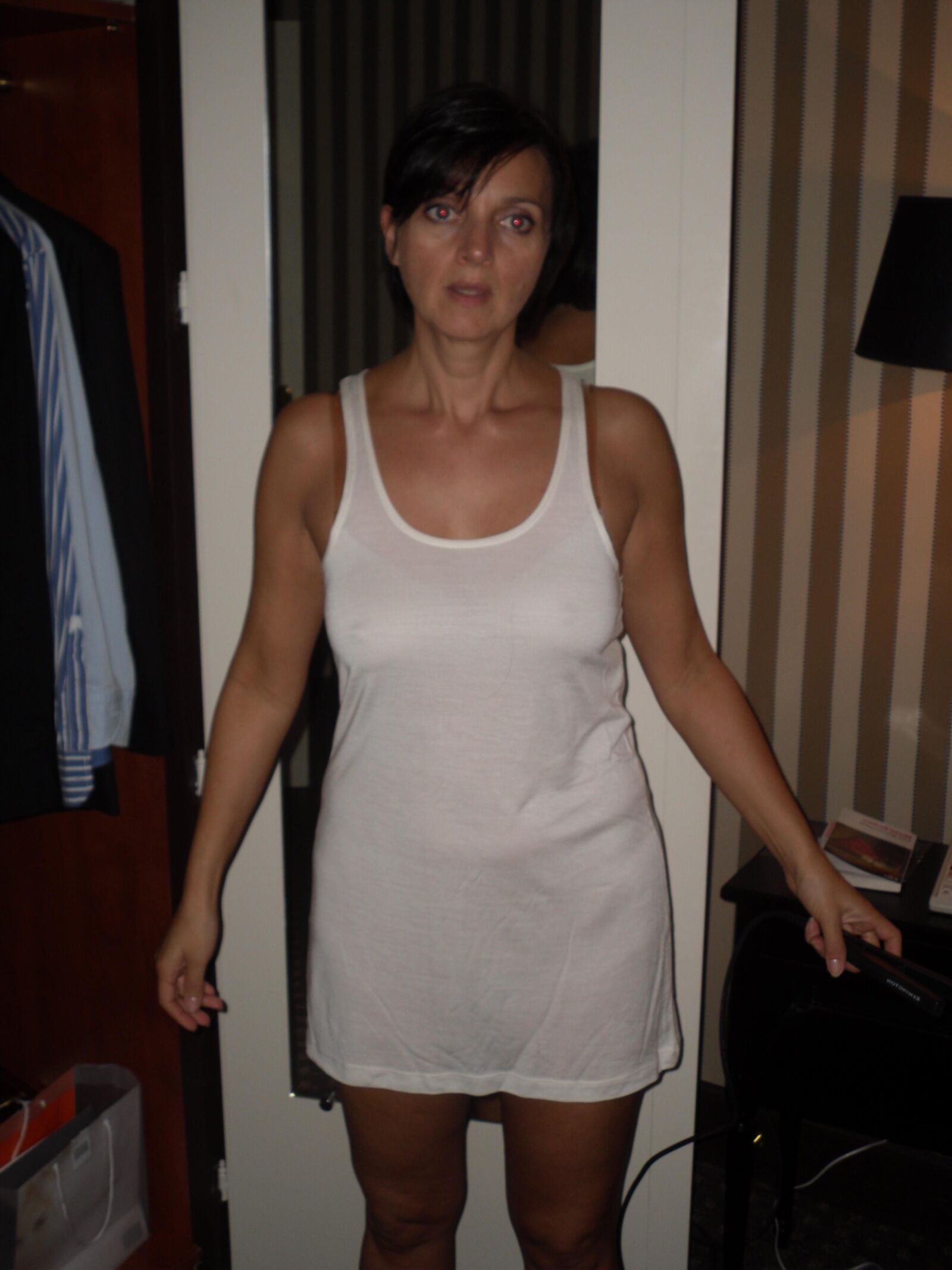 Valerie (FR) to expose and share
