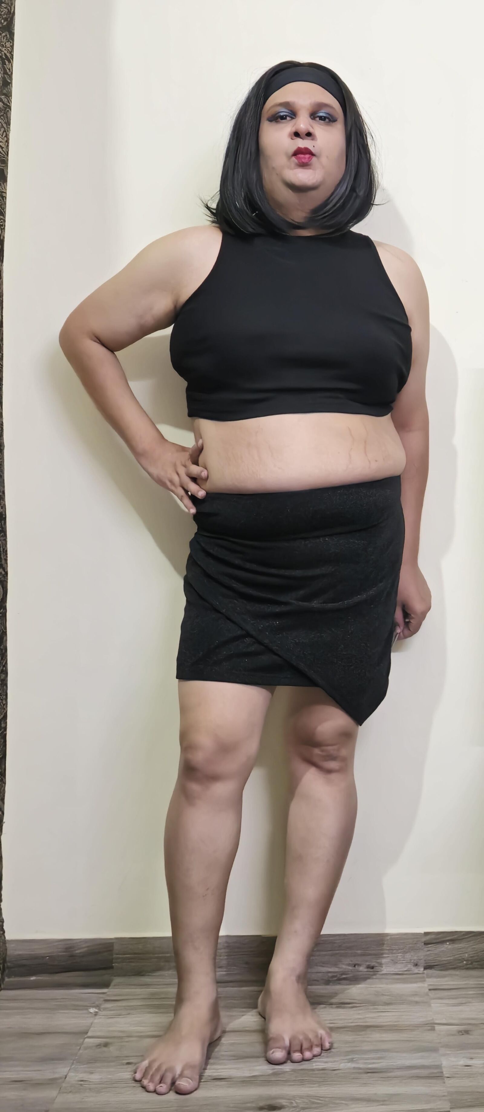 Cabelo curto Monica M Black Tee s
