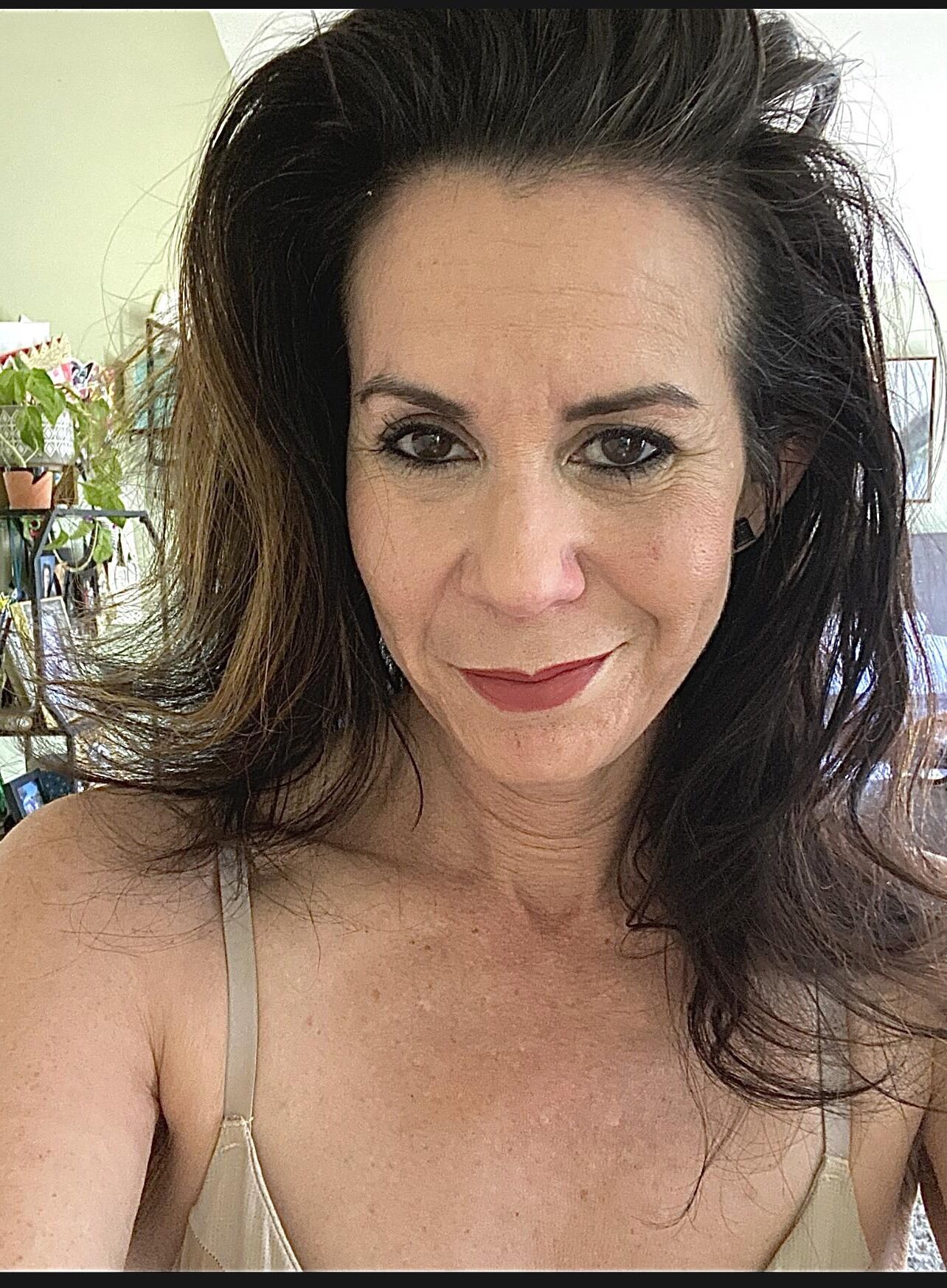 Old dirty mom that makes me hard as steel for some reason