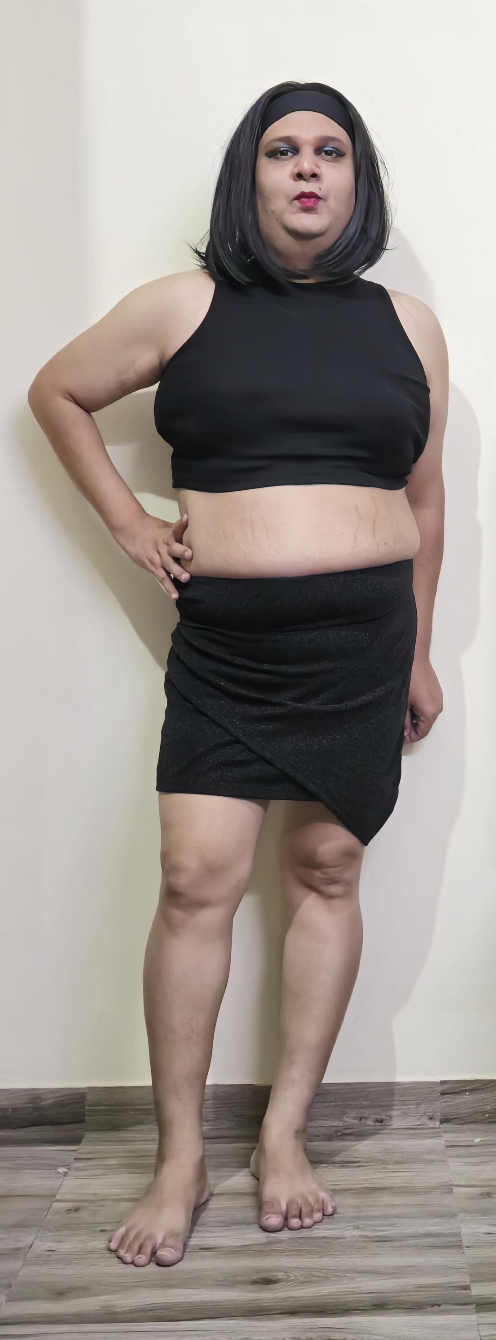 Cabelo curto Monica M Black Tee s