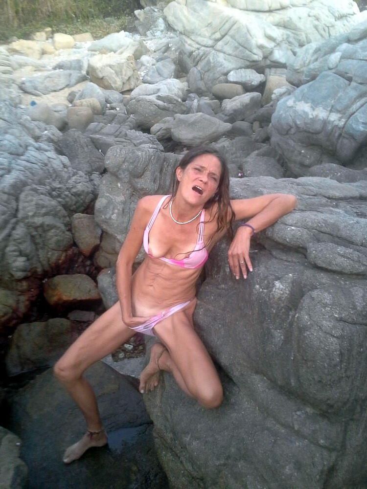 Tellement hardcore cette vieille salope maigrelette