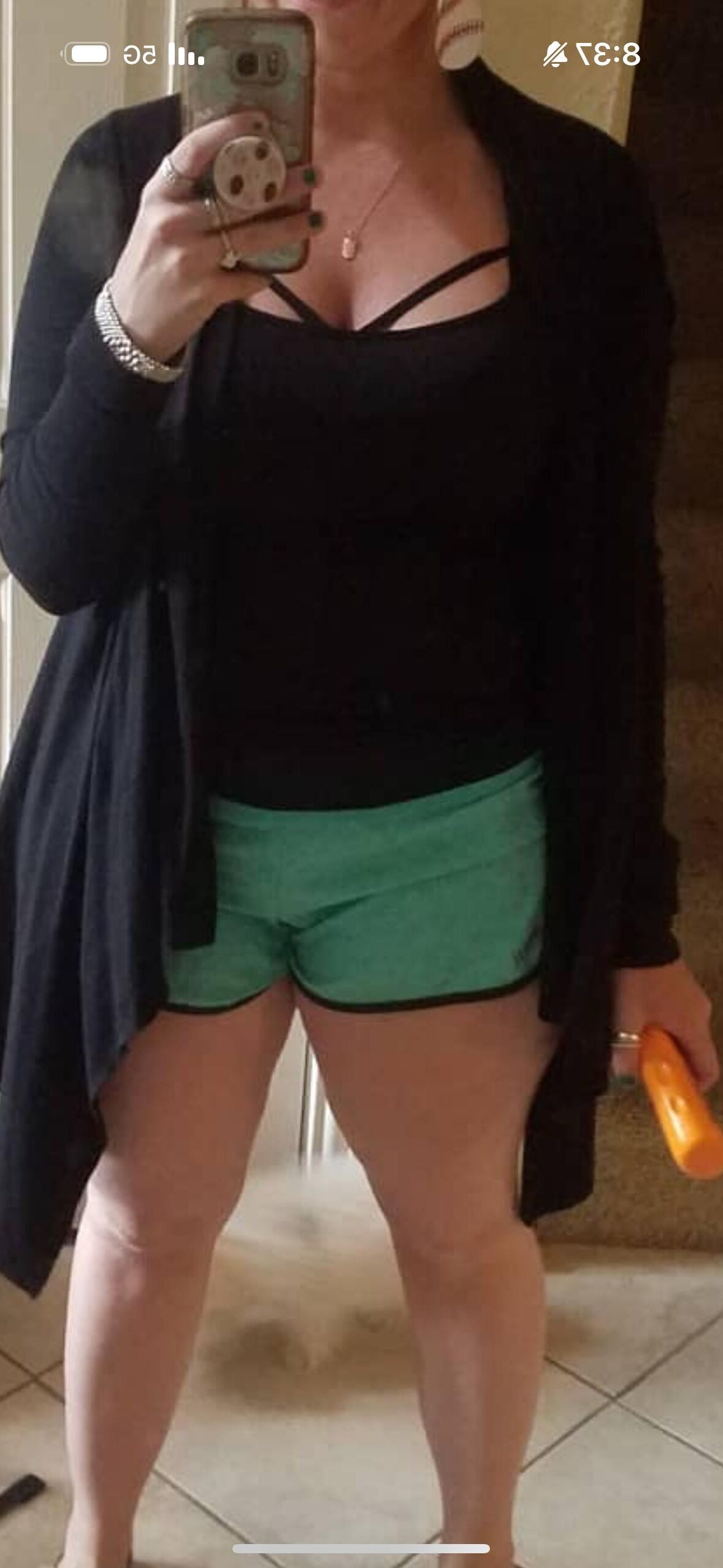 Sexy insta fashion mom with thick thighs and mom bod (non nude)