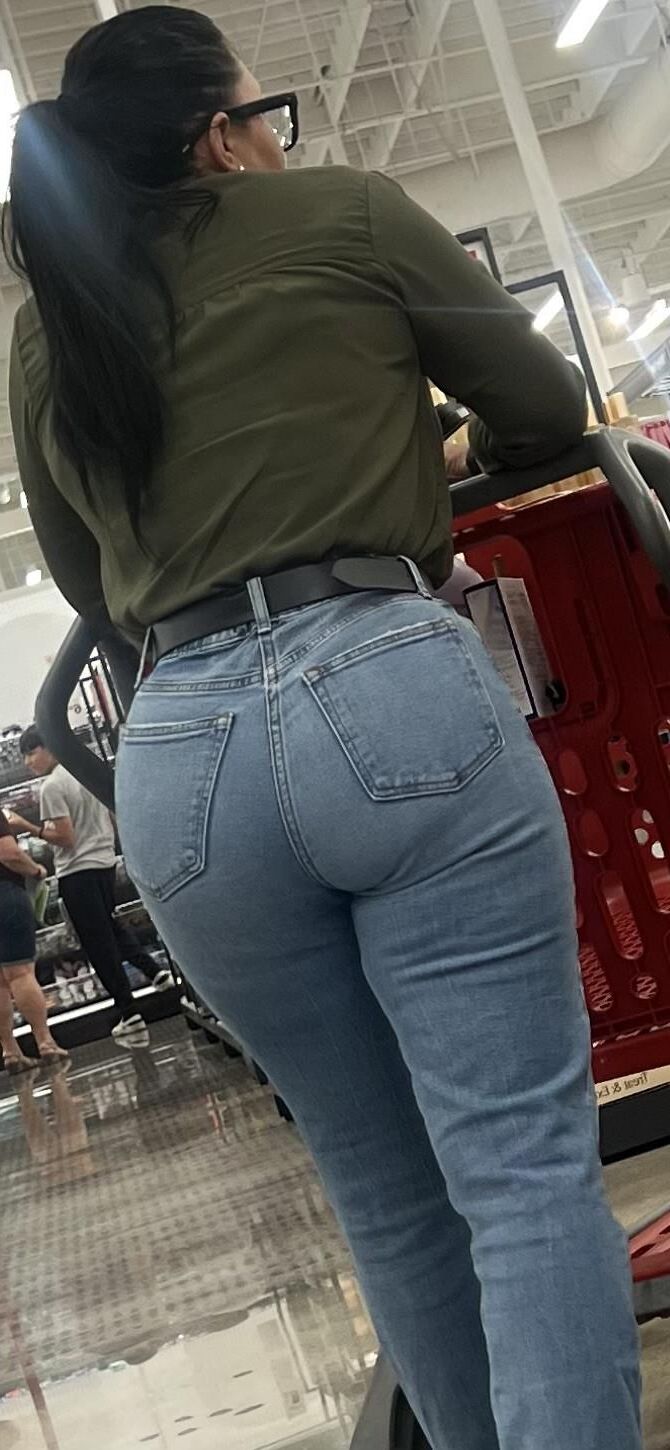 Candid Pawgs Tight Jeans and Pants