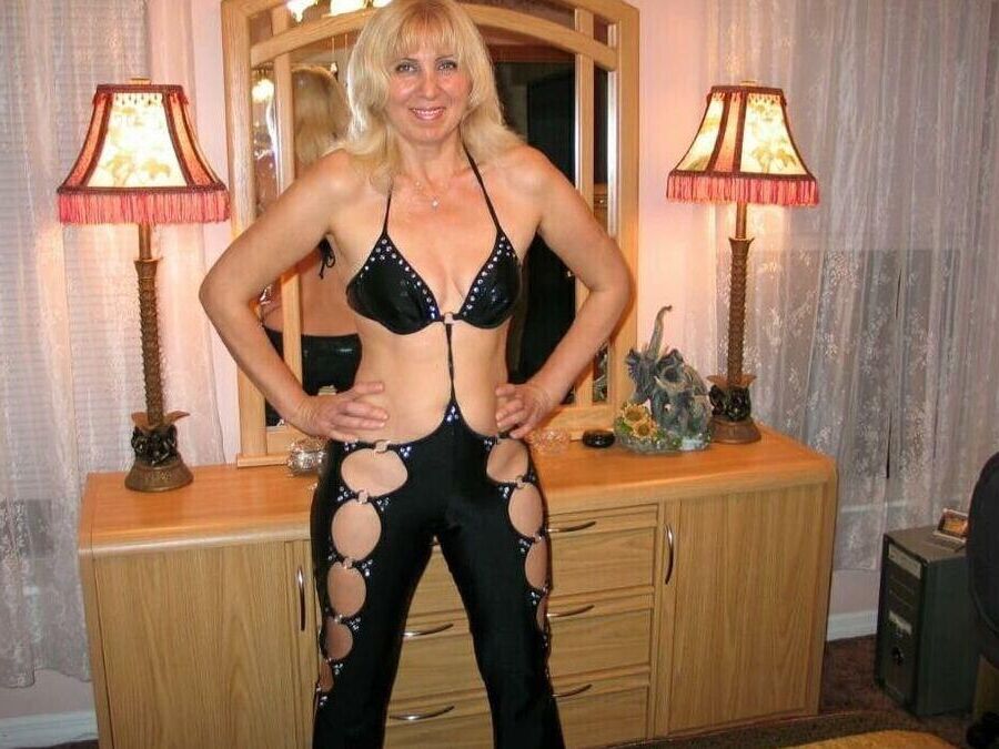 Hot Blonde GILF