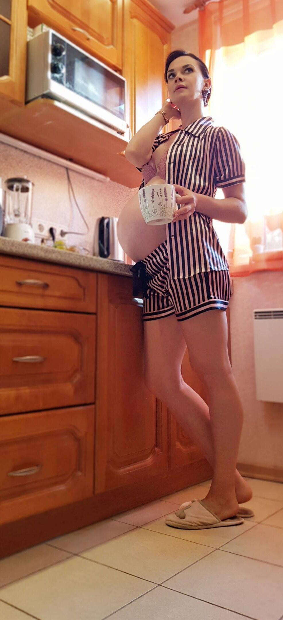 Non Nude Milf Pregnant