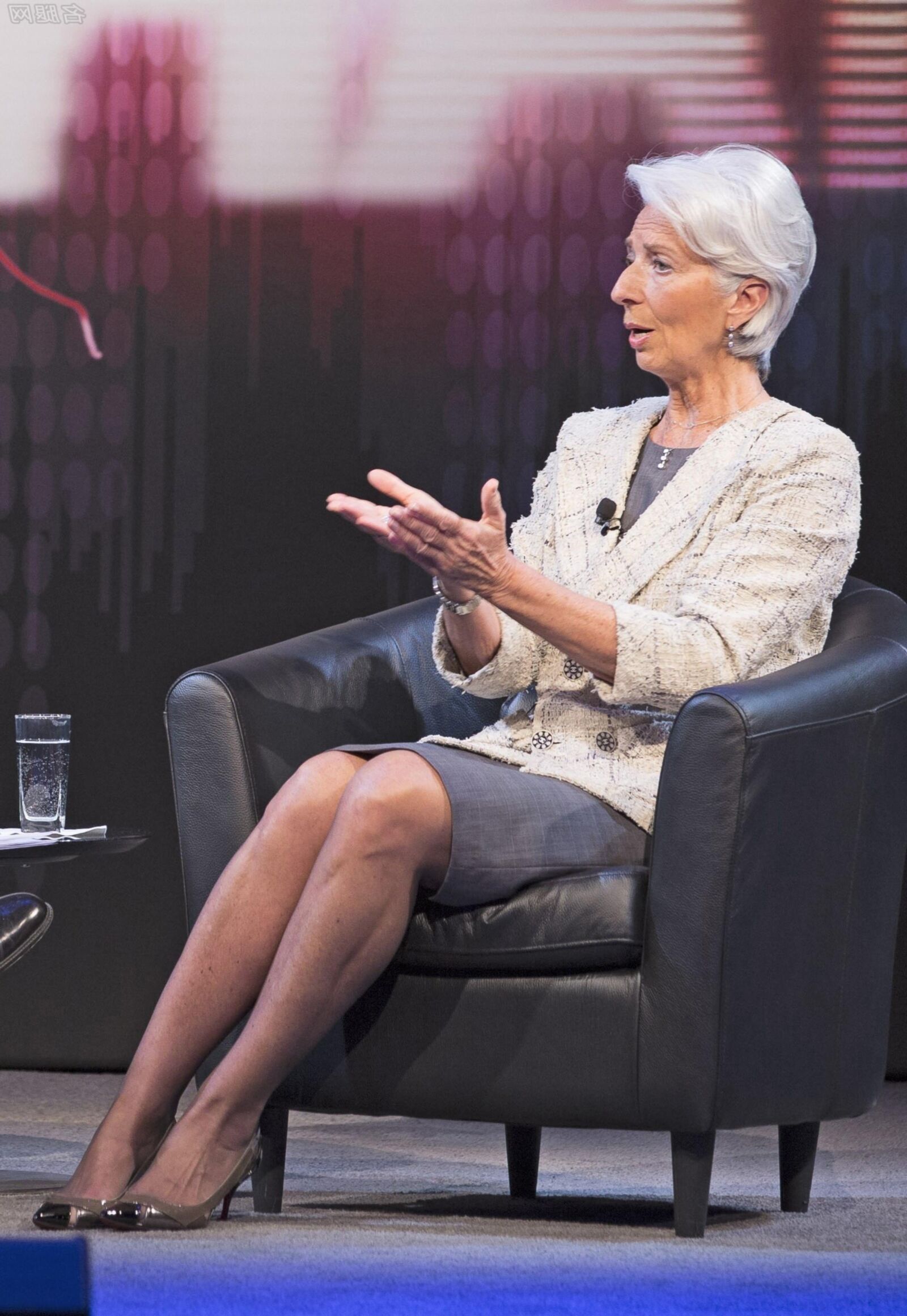 Christine Lagarde feet 