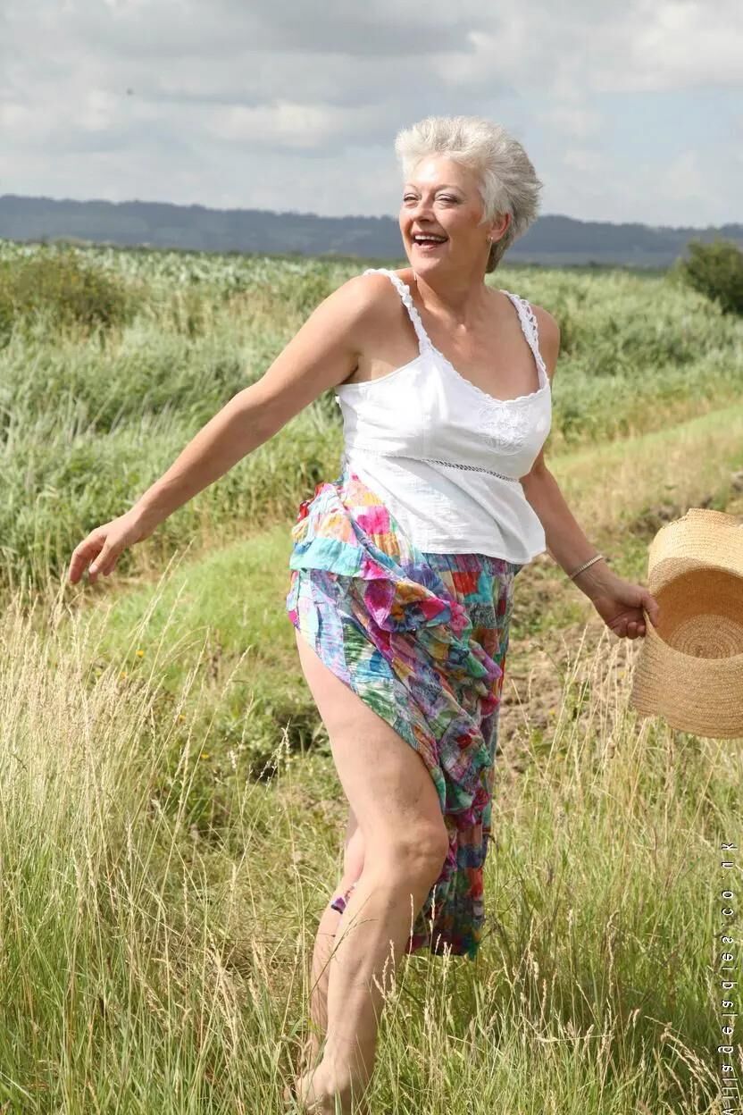Genevieve mature from Great Britain