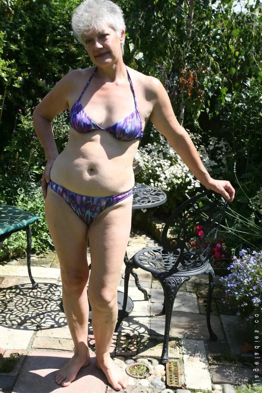 Genevieve mature from Great Britain