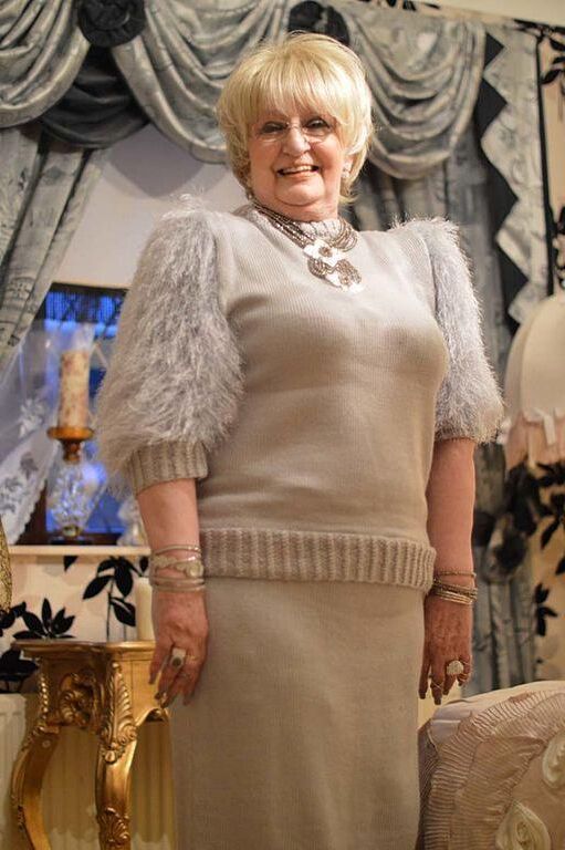 LADY. Your Cunt Needs A Serious FUCKING!!
