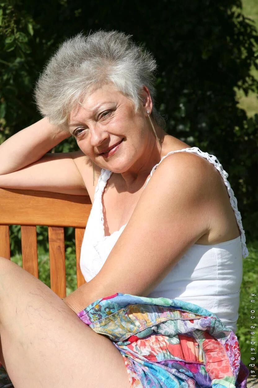 Genevieve mature from Great Britain