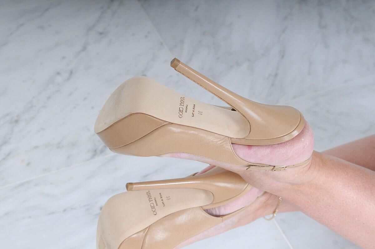 Gill Ellis Young (Lady Sonia) Jimmy Choo et jeans