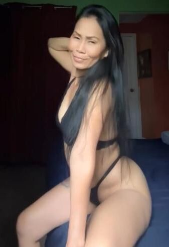 Pinay MILF Elma
