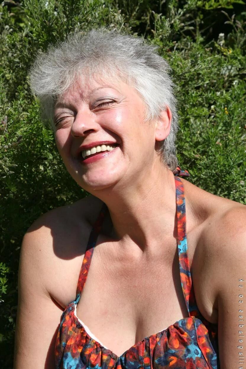 Genevieve mature from Great Britain