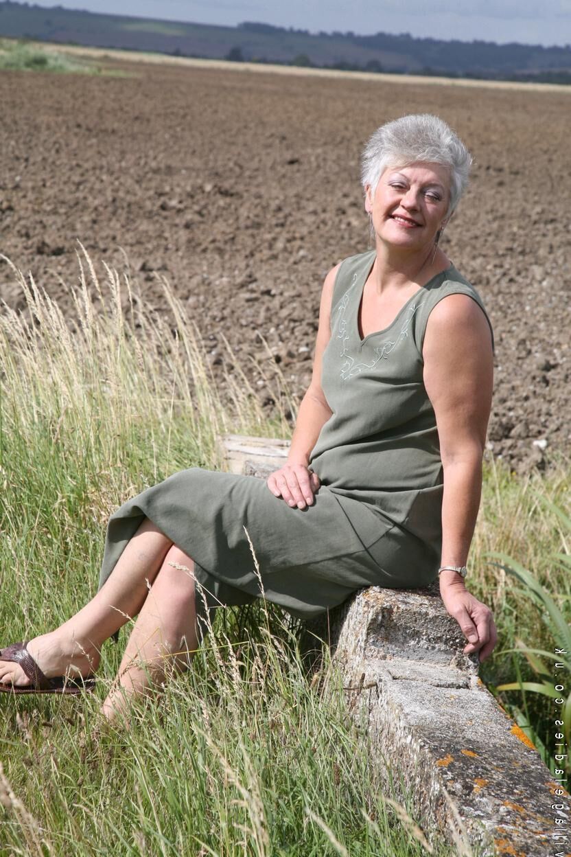 Genevieve mature from Great Britain