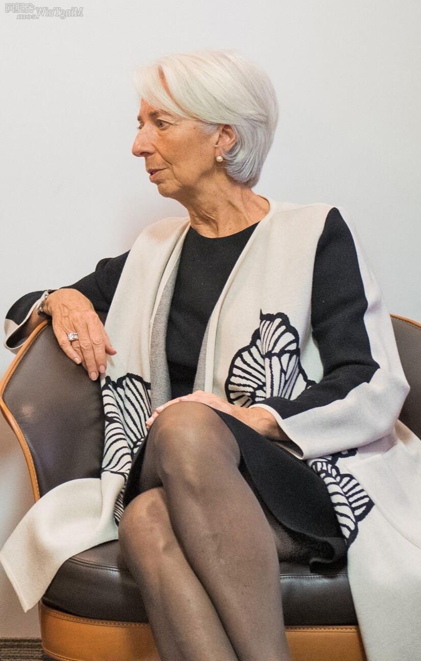 Christine Lagarde feet 