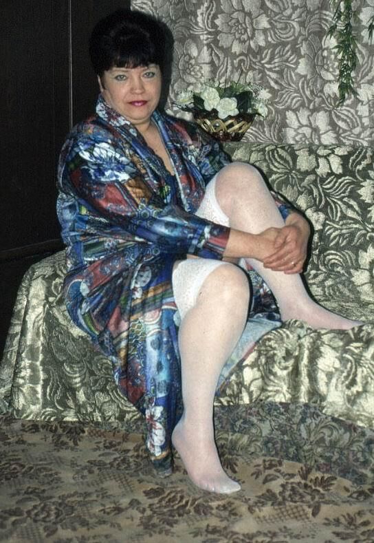 Vintage -Bilder von reifen Brünetten Elena aus Saratov