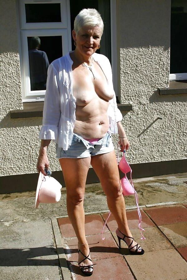 Mom, can you strip a little for me?