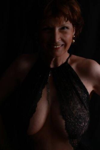 Slim mature granny brunette Ettie