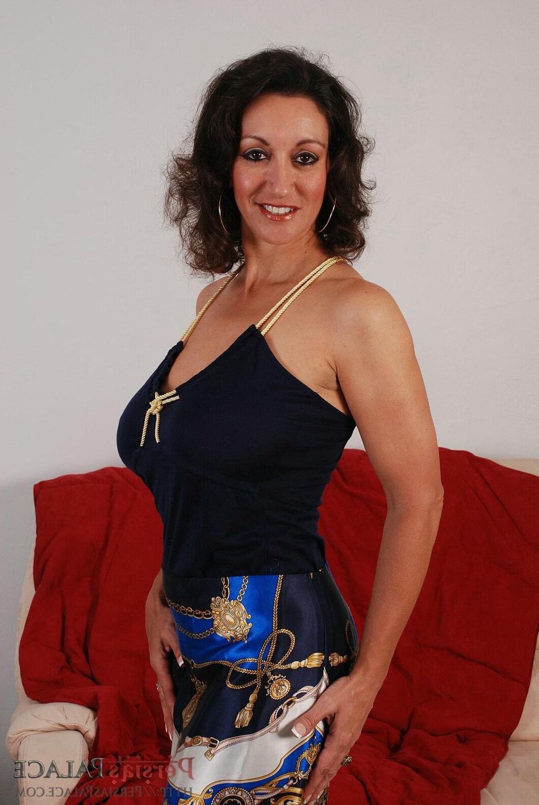 Persia Monir Persia pays the Vig