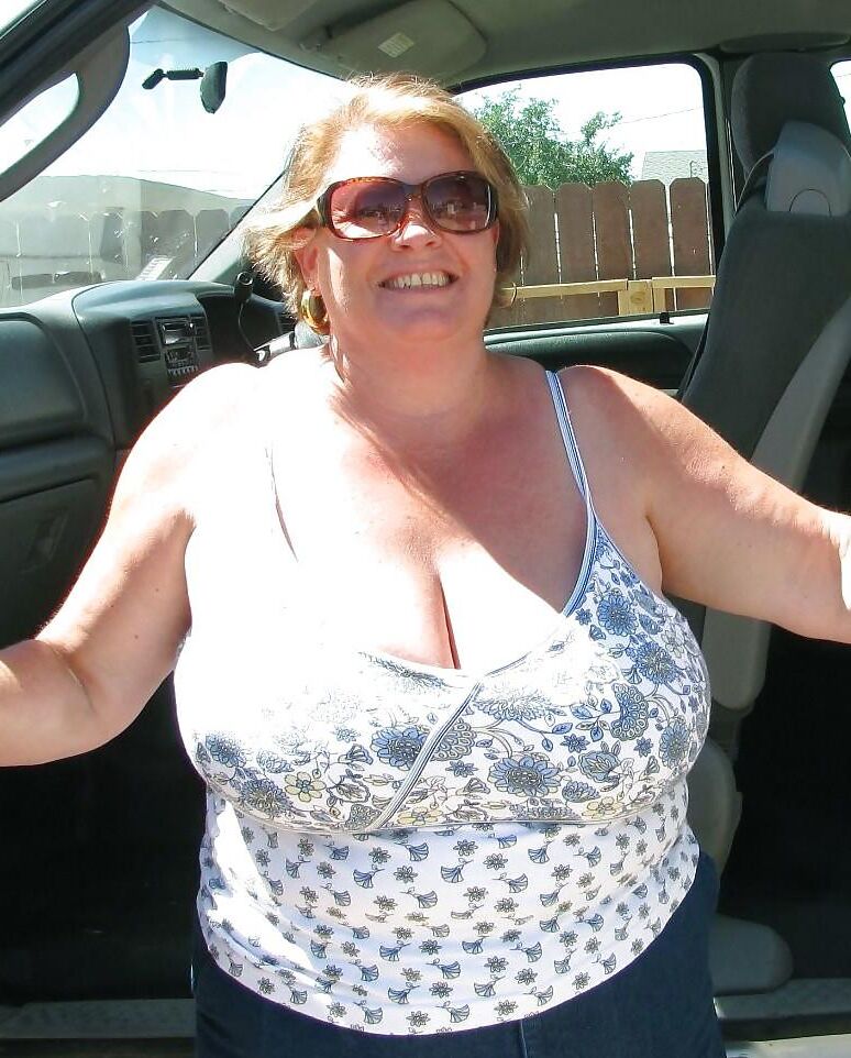 Top Busting Tits Matures Selection