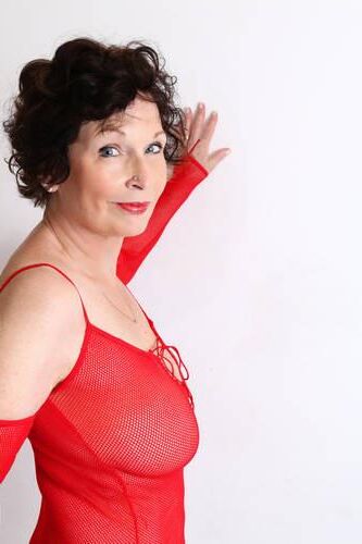 Slim mature granny brunette Ettie