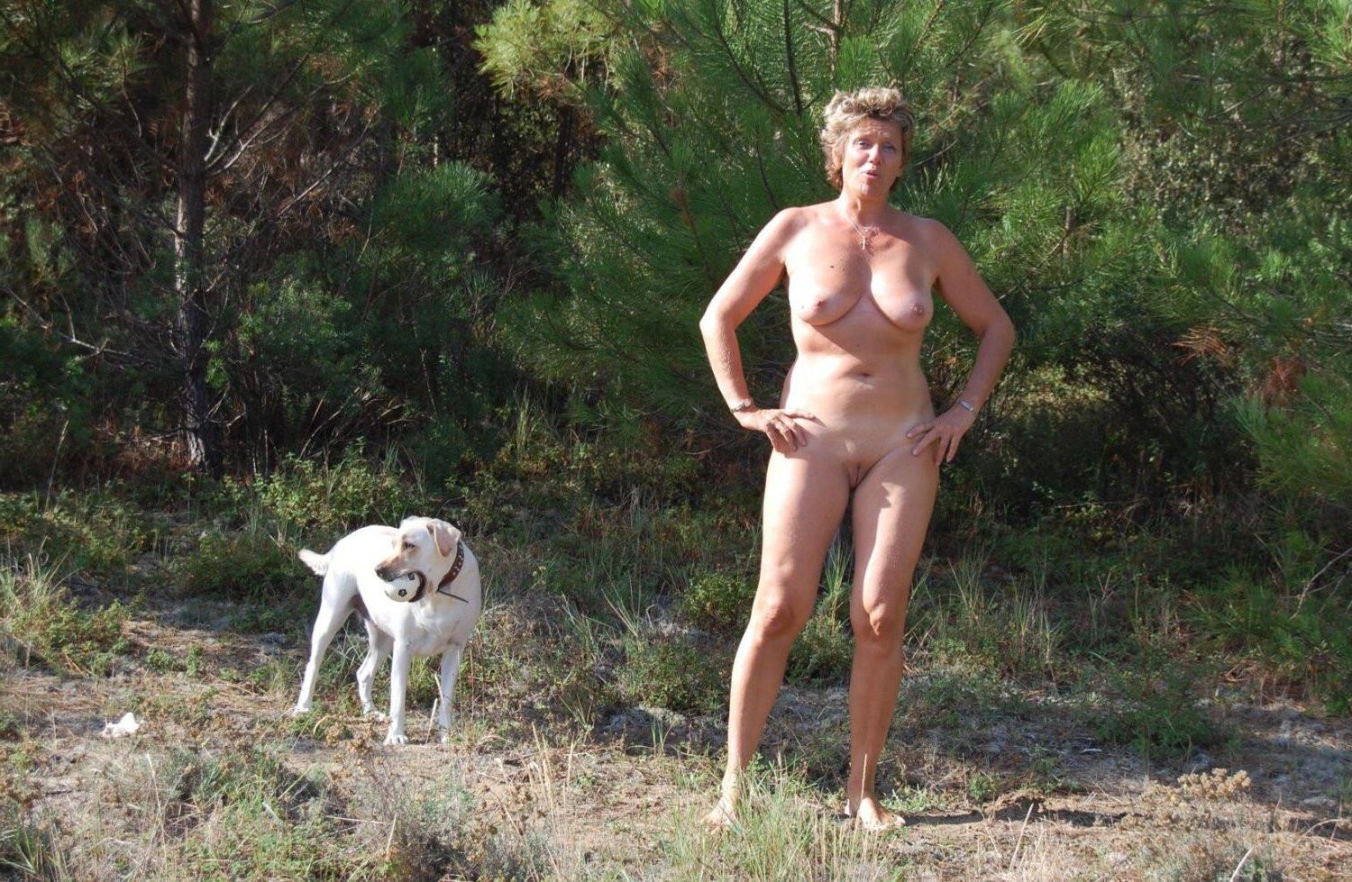 French nudist swingers