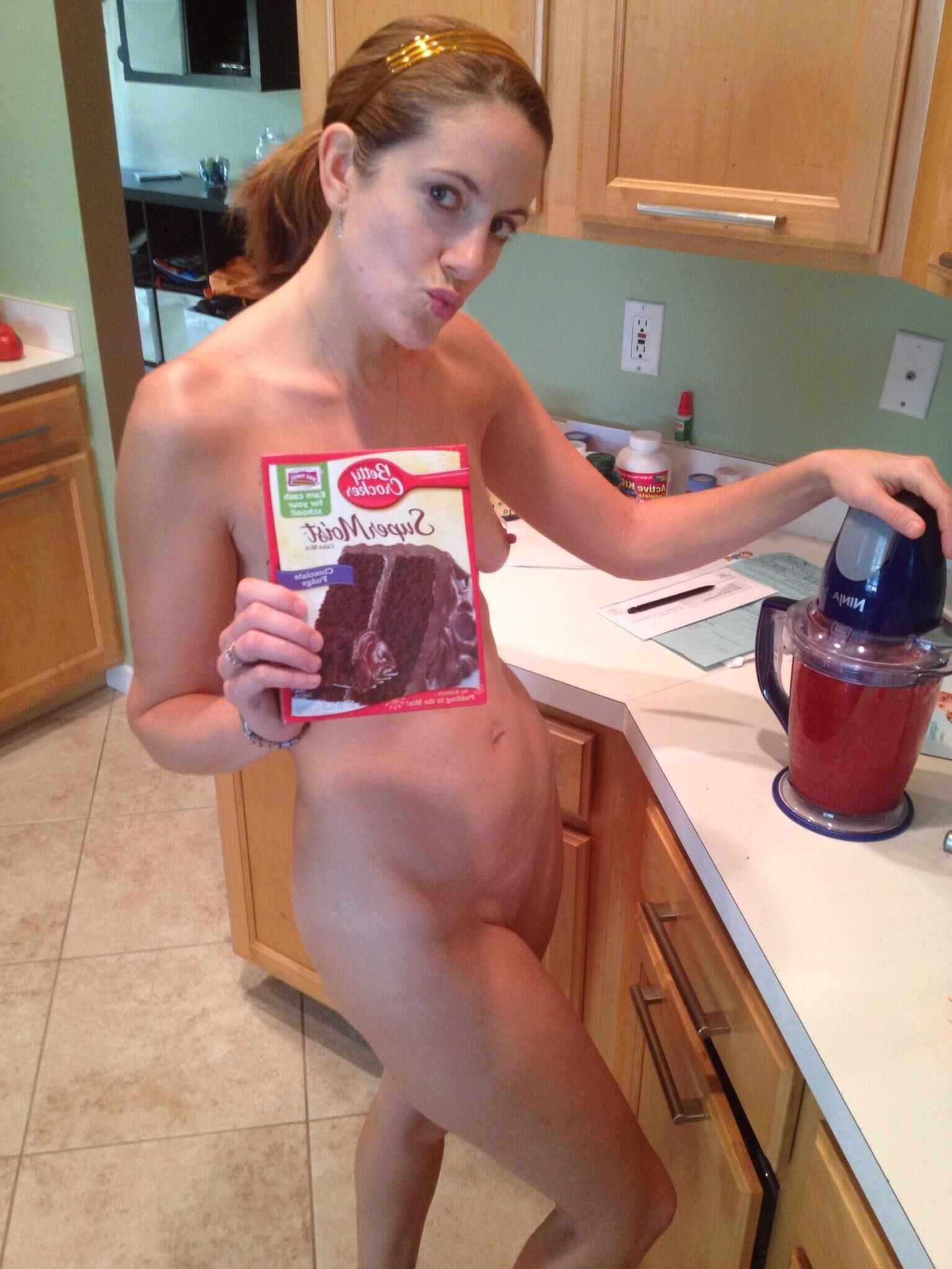Amateur MILF’s and Wives Posing 