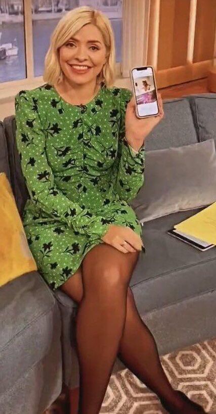 Sexy Holly Willoughby Milf pernas para fazer você gozar