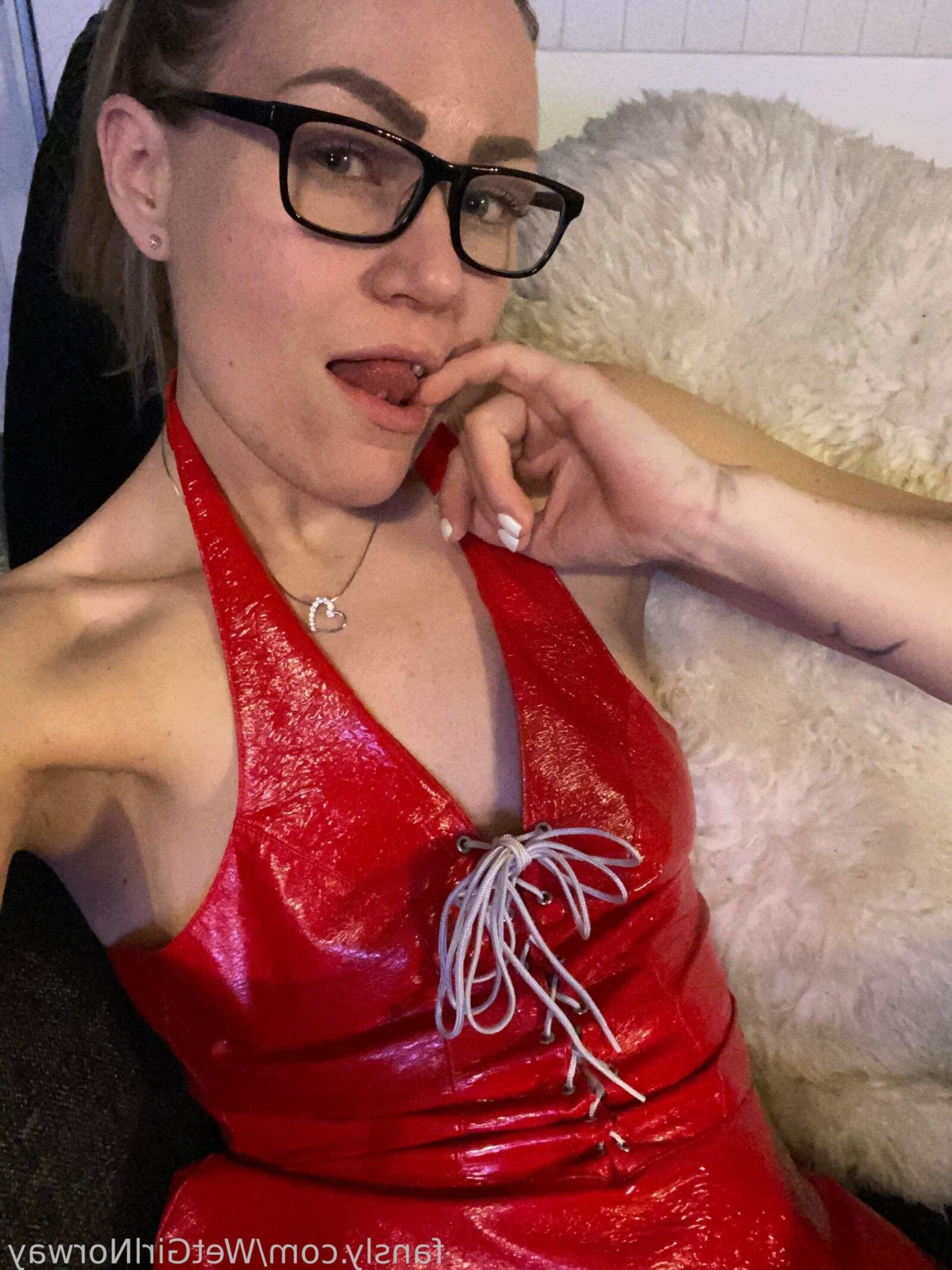 QosGirlNorway