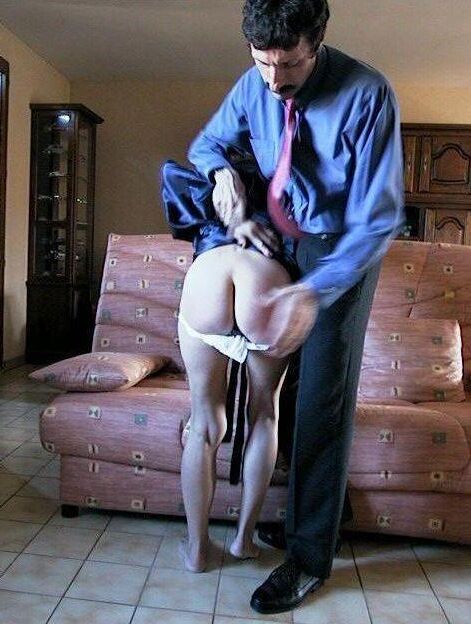 Spank und Schande MMH Slim zerstrichene reife brünette blaue Robe