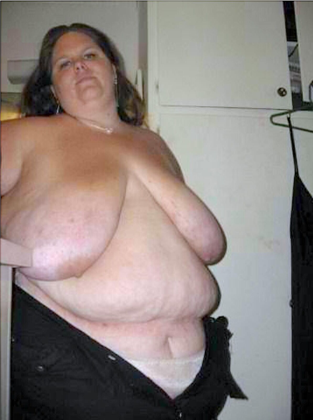 Algunas mujeres grandes y feas pero con enormes tetas