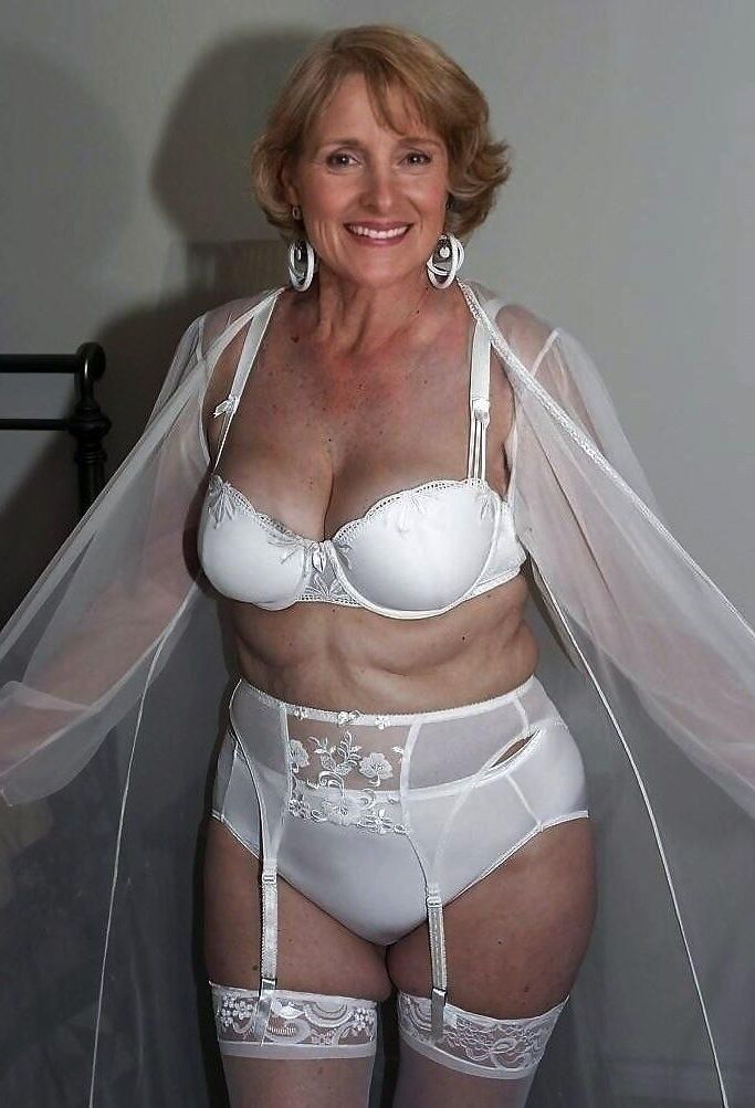 Mom, can you strip a little for me?
