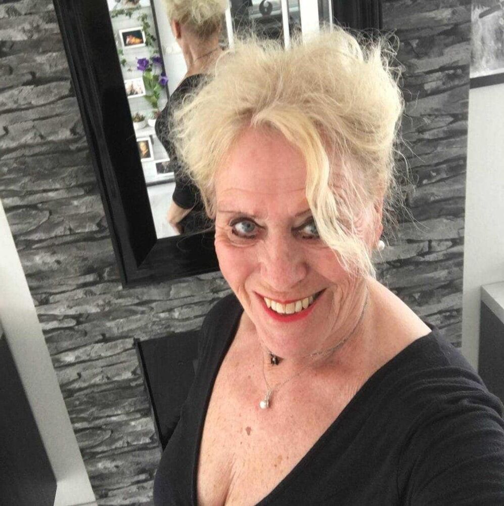 Heike die Ehesau bockt dagegen Caps zum wichsen