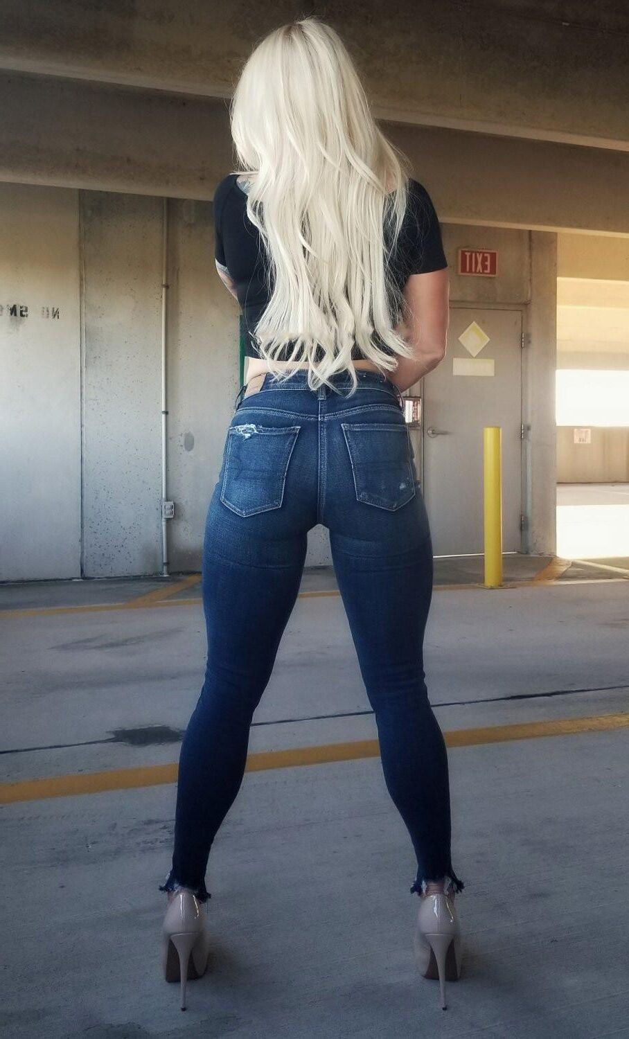 MILF rubia