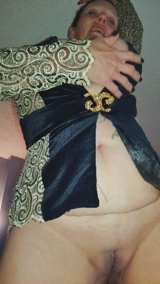 MY NEXT HOT HOT CUNT.......