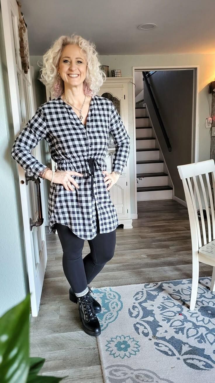 P interest In Beauty Gorgeous Mature Grey Milf Blogger