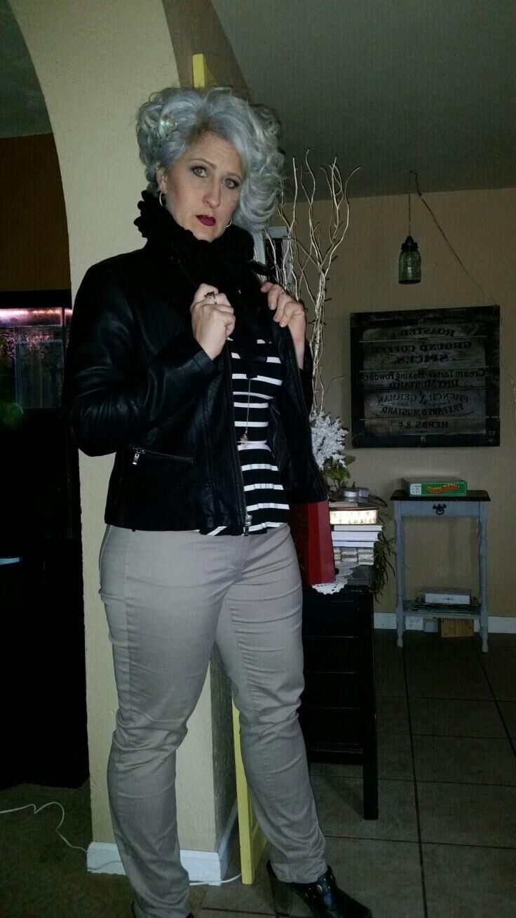 P interest In Beauty Gorgeous Mature Grey Milf Blogger