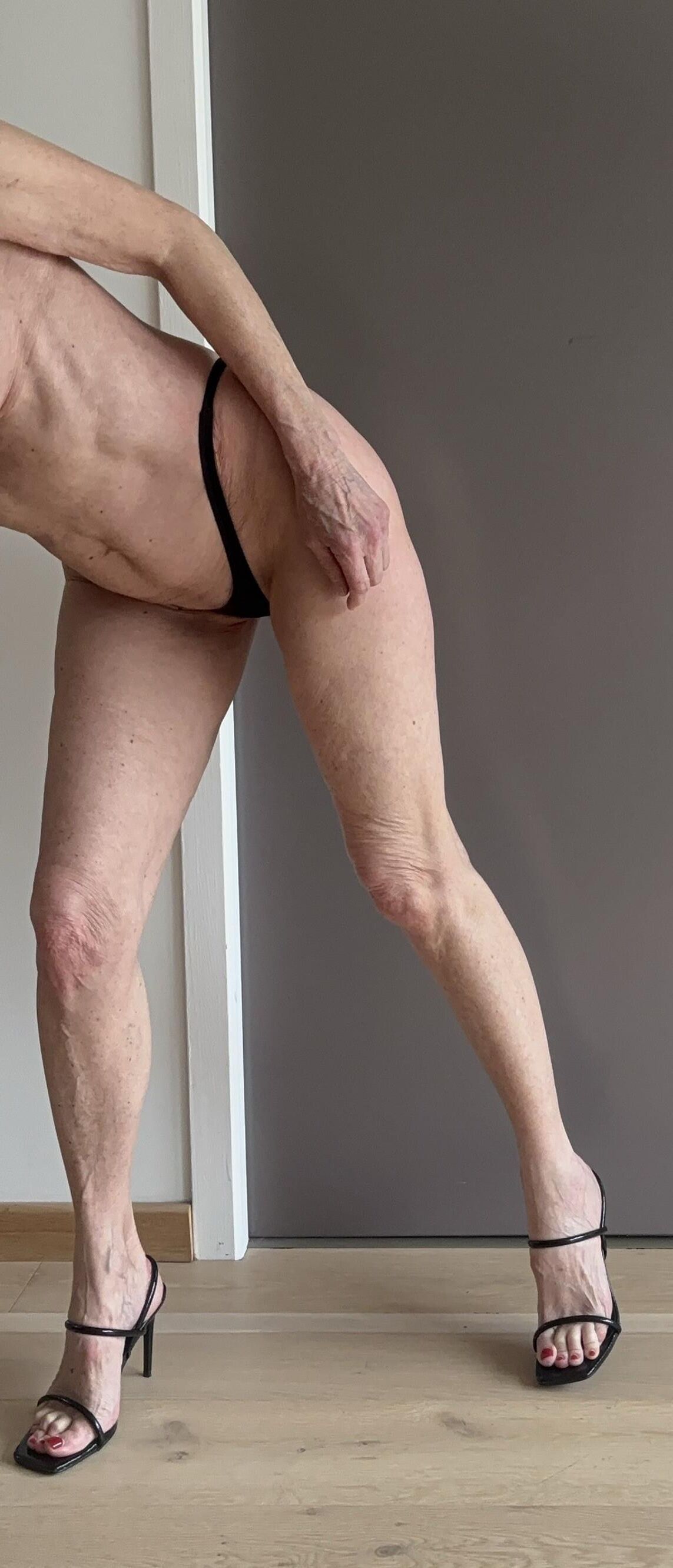 Oma Lolo Crazy Gilf Body