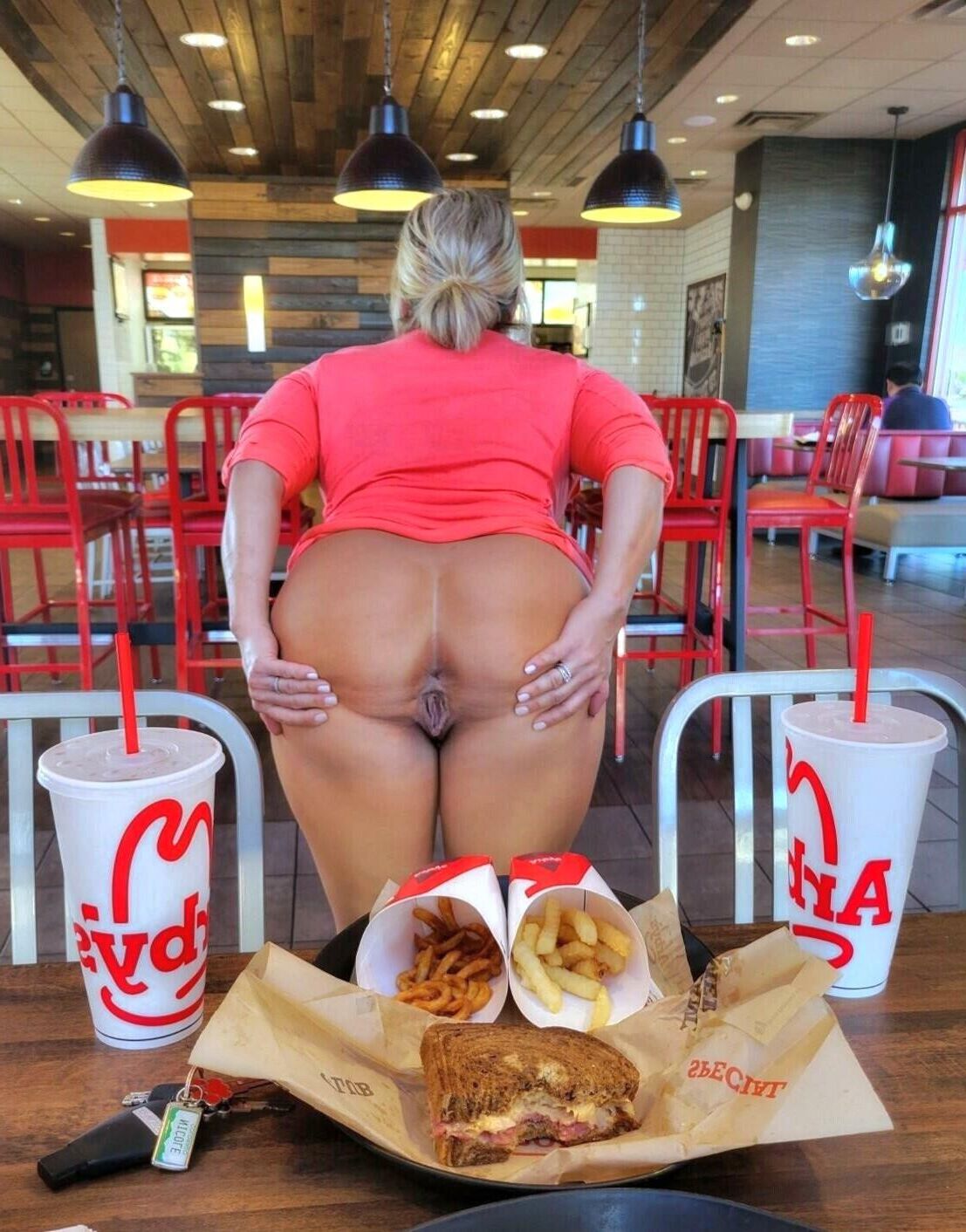 Cougars Milf's ()