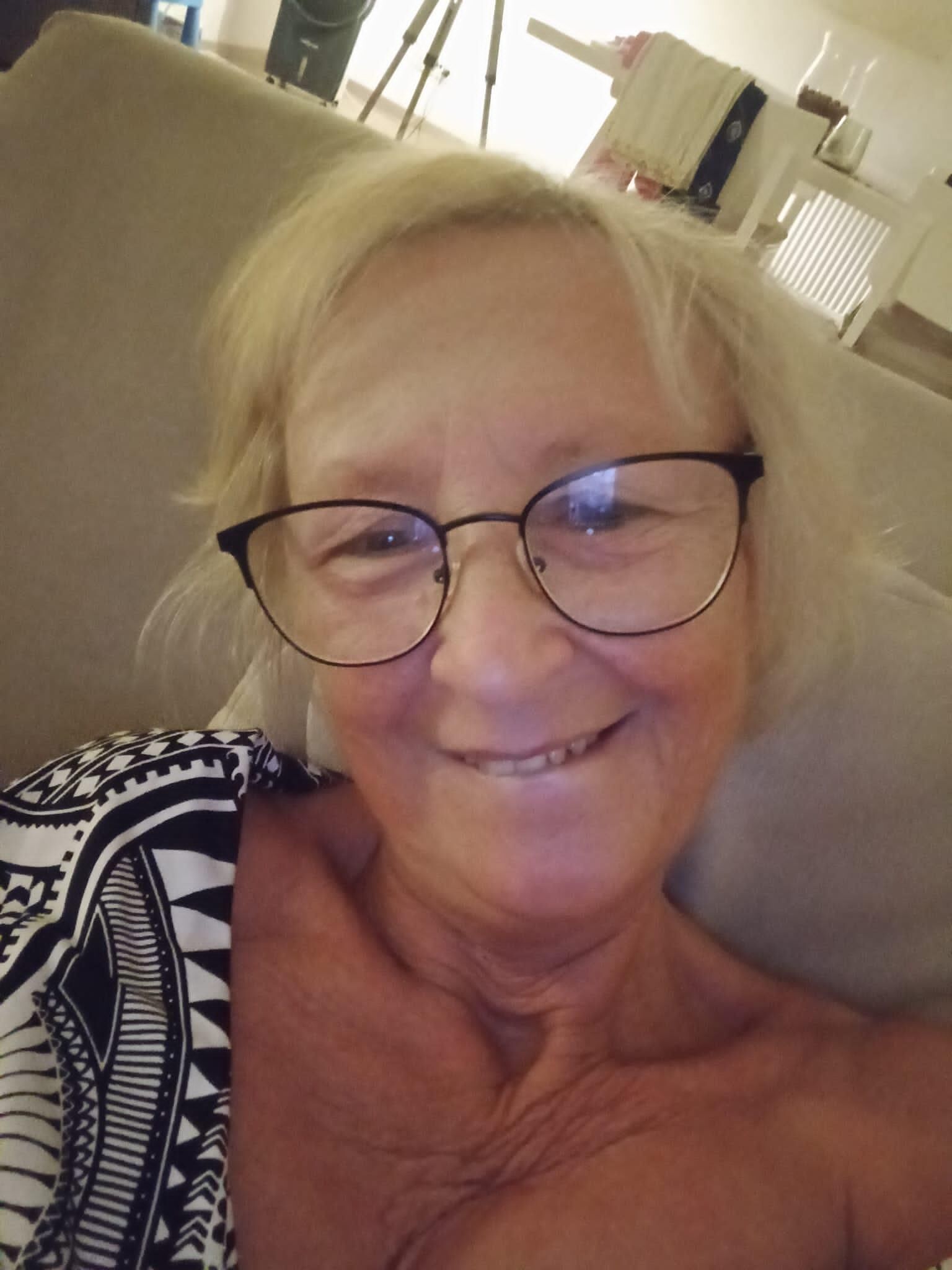 busty mature gilf slut Claudia