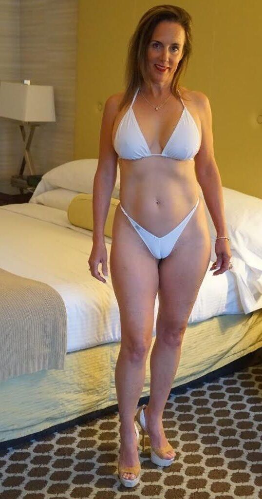 Amateur Milf Hotwife Elaine