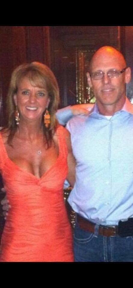 Sexy Amateur Hotwife Debbie