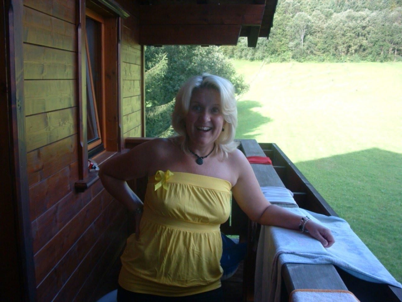 Milf Bomb Hotwife Sandy