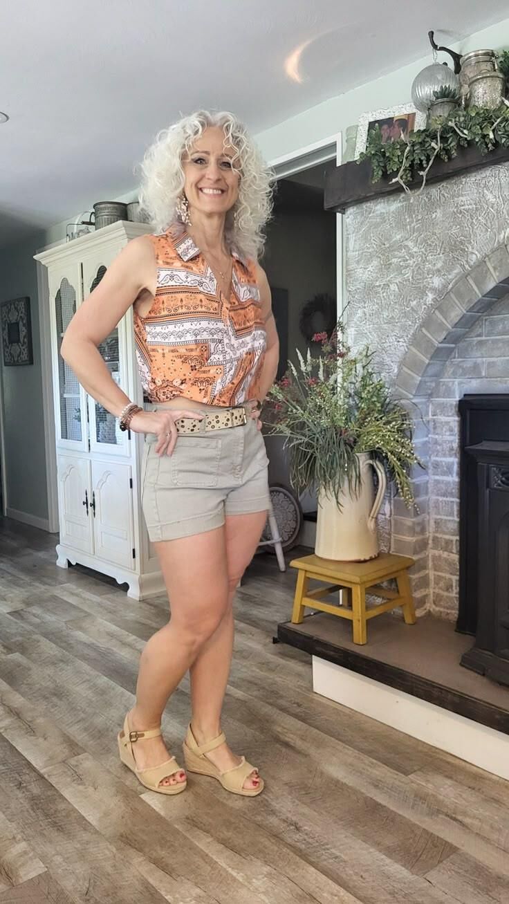 P interest In Beauty Gorgeous Mature Grey Milf Blogger